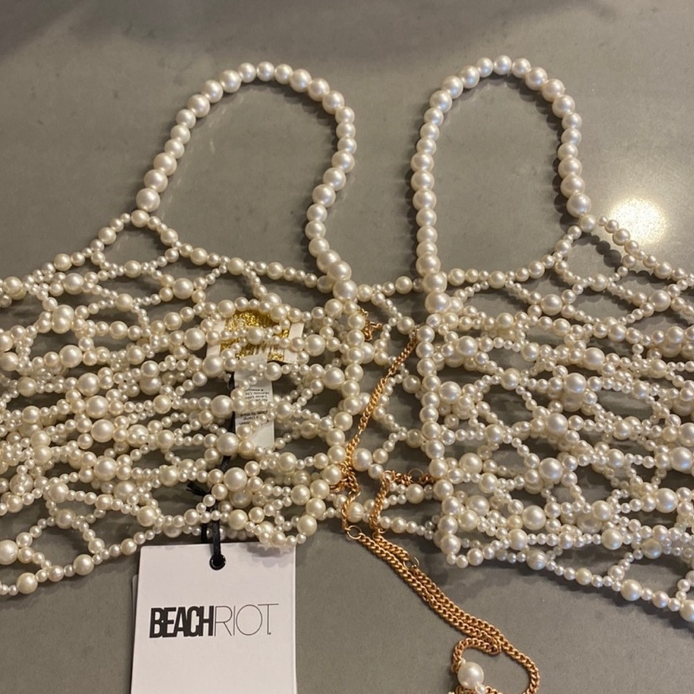 Beach Riot c Madison ale Croy top
